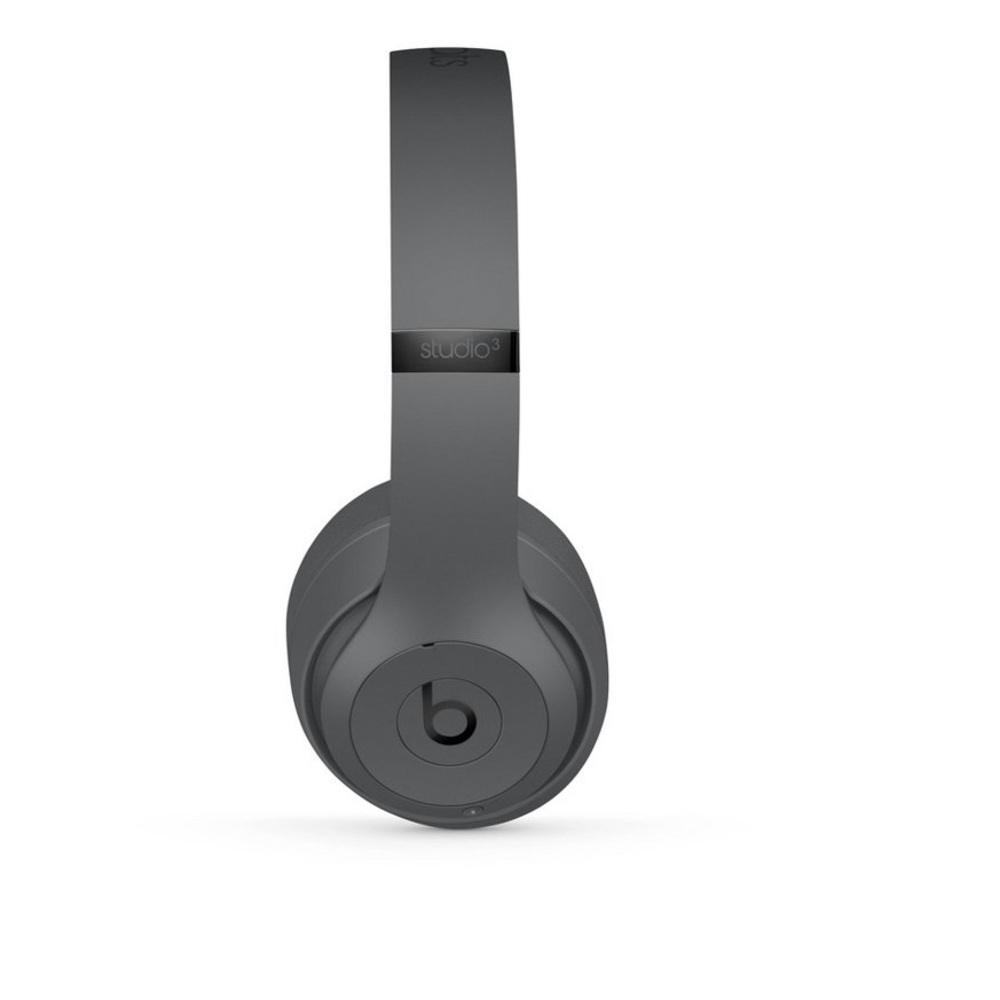 NEW IN BOX beatsstudio3 wireless overear headphone